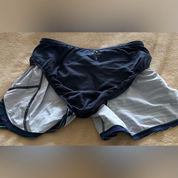 Athleta Side Pocket Vivid Ready Set Shorts Size M - Picture 3 of 5